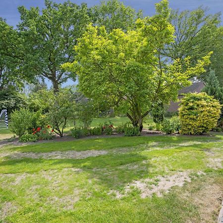 Charming Villa In Lemele With A Nice Garden Exterior photo